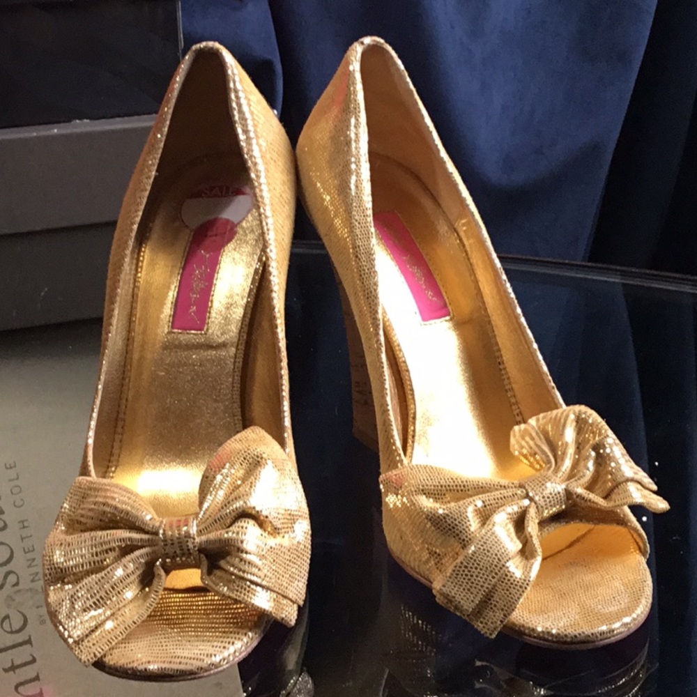 Betsy Johnson gold heels